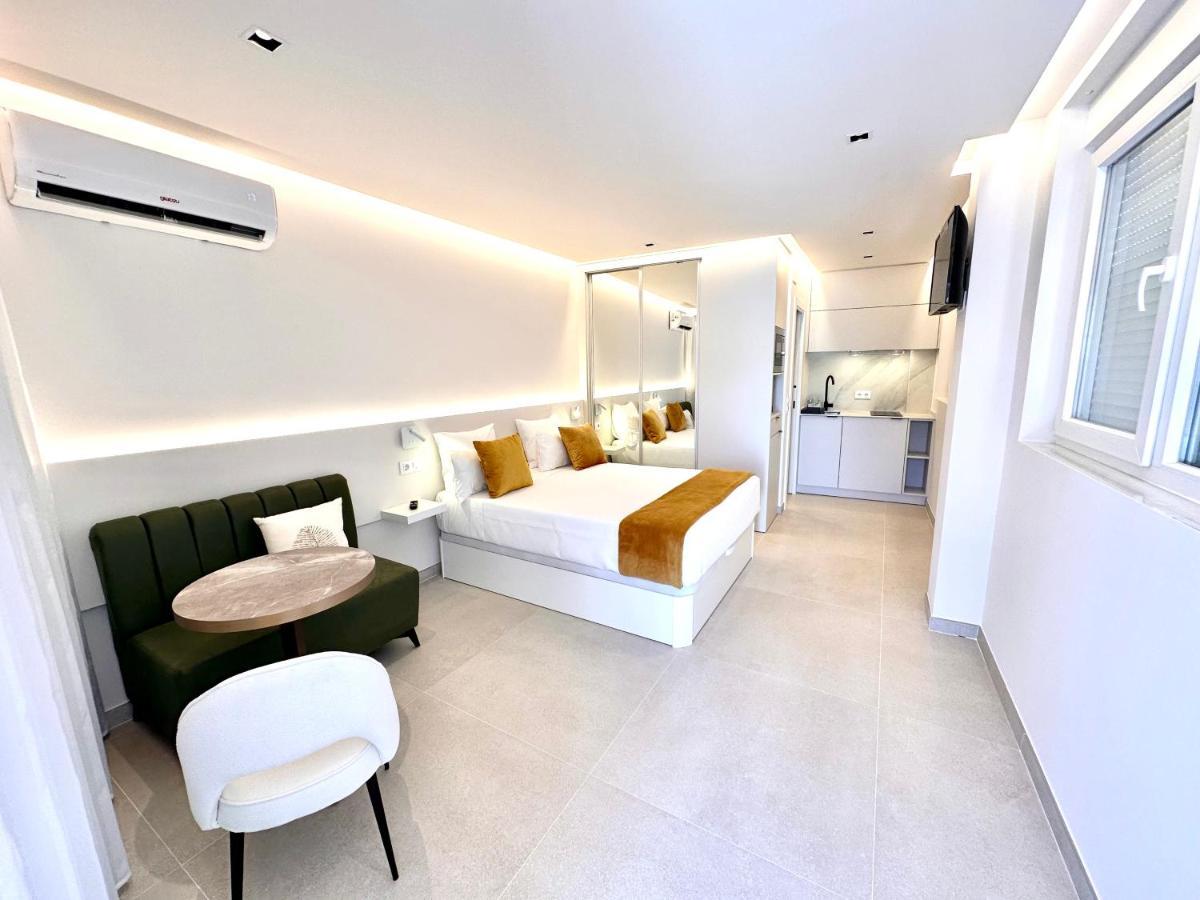 Suite Ron In Marina 2 People Puerto Deportivo 贝纳尔马德纳 外观 照片